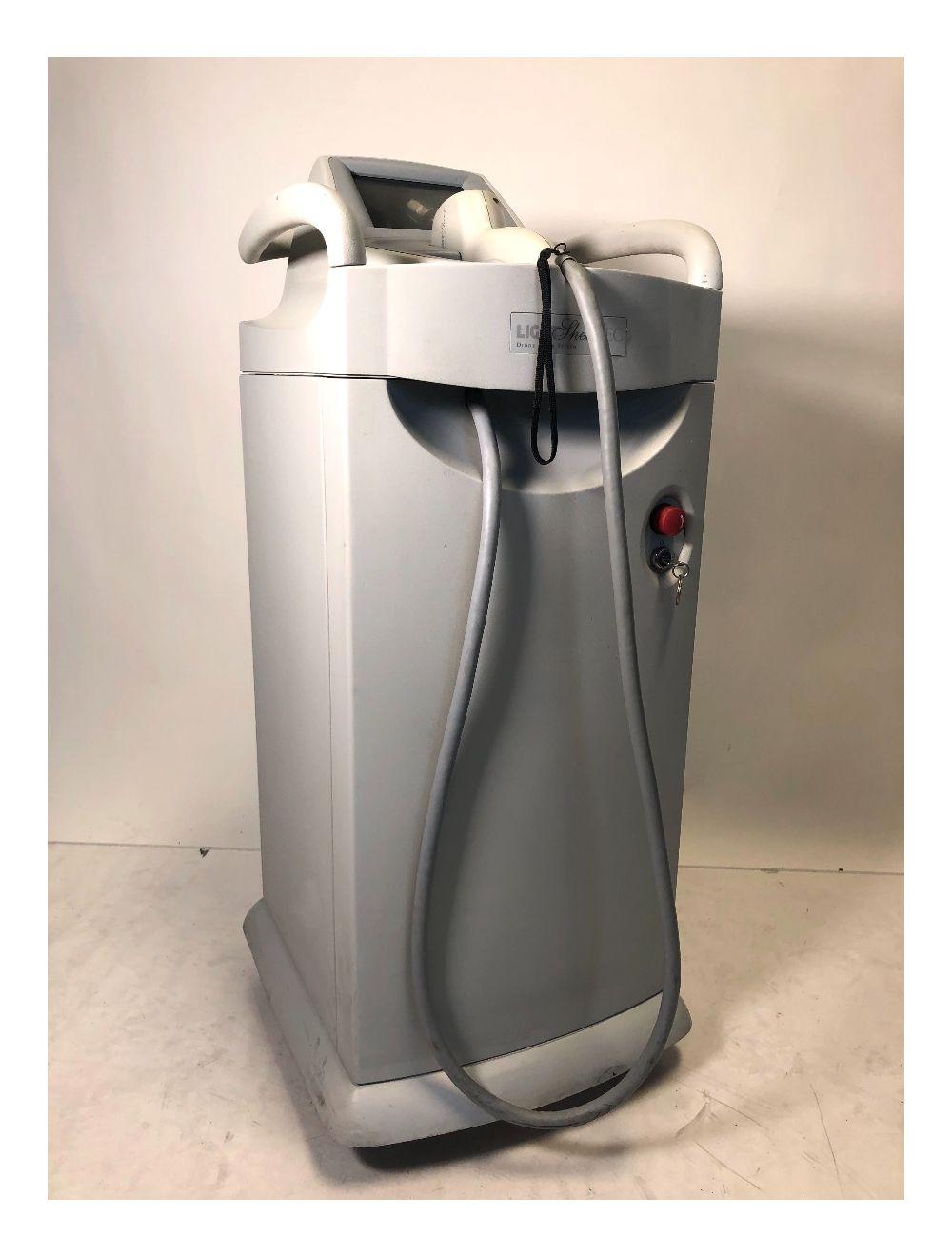 2004 Lumenis Light Sheer EC Diode Laser System 911,756 Pulses High Headroom image 0